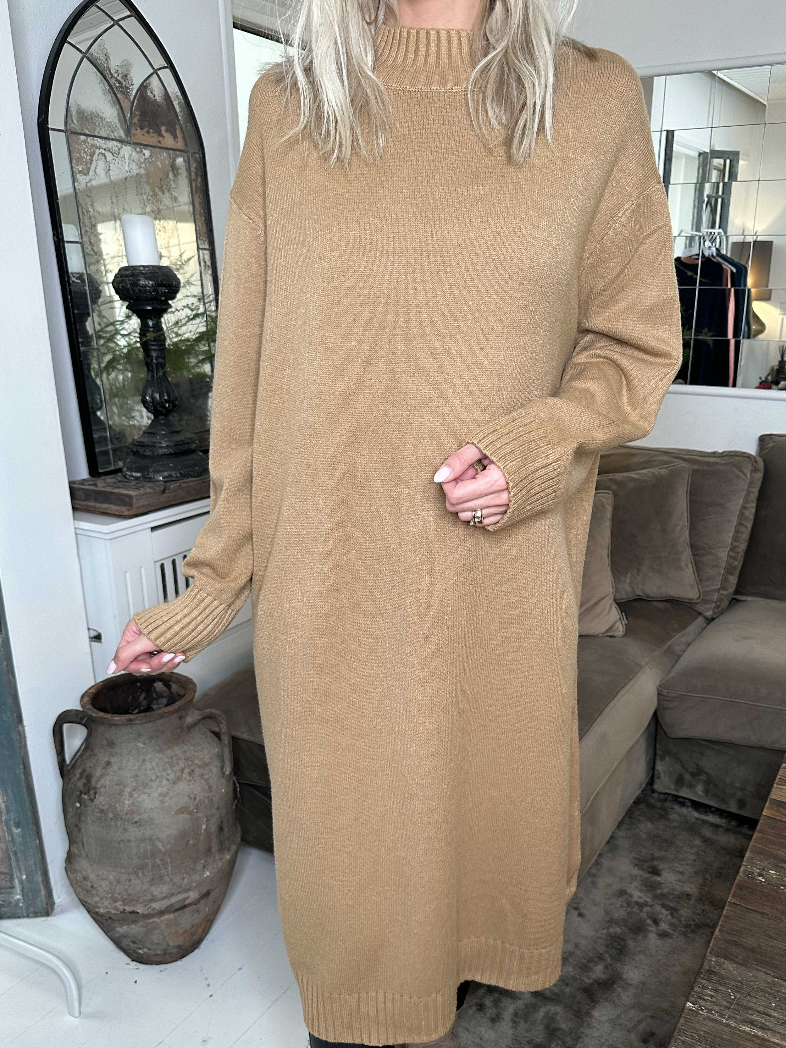 Katia - Lækker blød og elastisk strikkjole